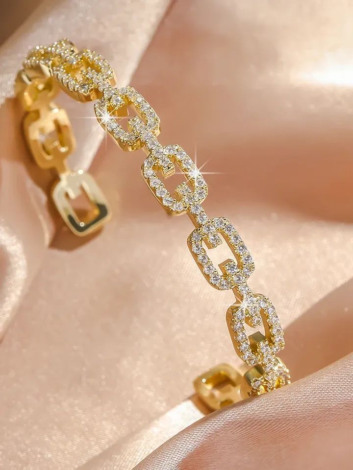 The Eterna Link Bracelet product image (7)