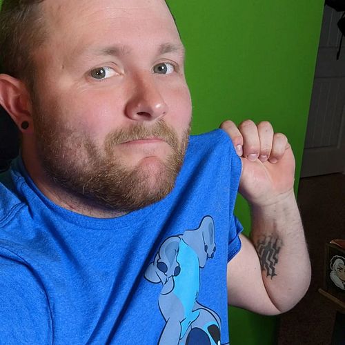 Me and stitch, we tried. How was your day? Live now on twitch!