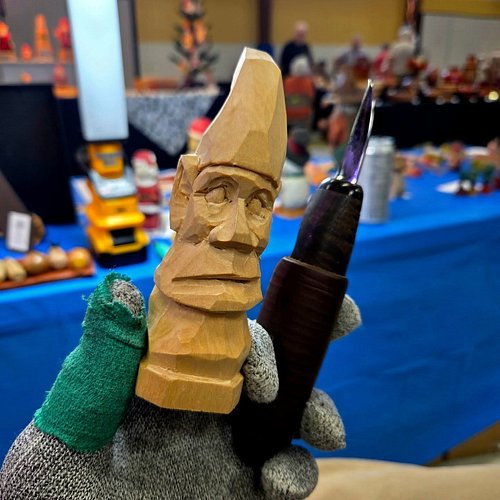 Carving silly things at my booth at the Midwest Artistry in Wood show in Belleville Illinois!! Too much fun!! Spending all da...