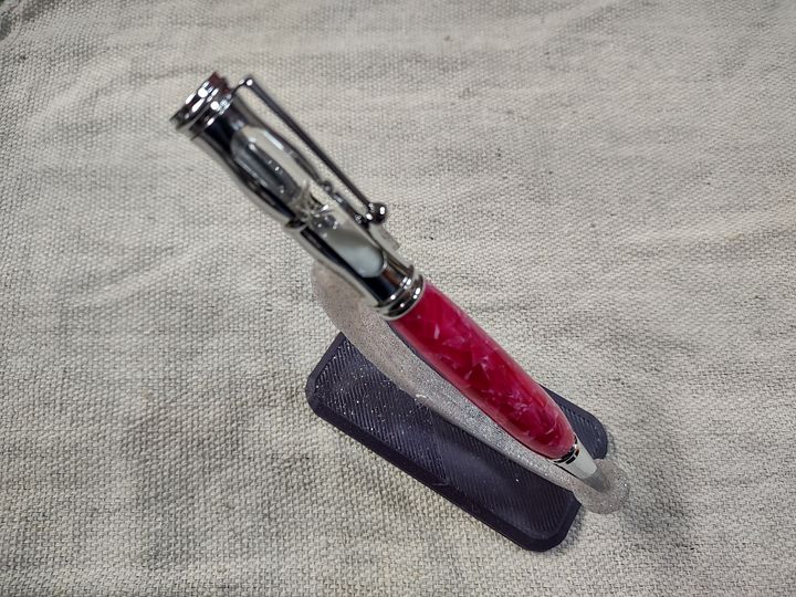 Pink Elegance: Hourglass Twist Ballpoint Pen – A Timeless Writing Experience product image (2)