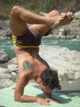 Aprenda Yoga de Uma Vez Por Todas com Ruy Mendes - Curso de Yoga Formativo, Práctico e Teórico em 8 módulos. MÓDULO Iº product image (1)