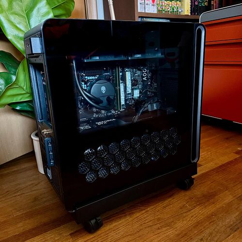 HELLO METAL HUSBAND. 🤖

#newcomputer #alienware