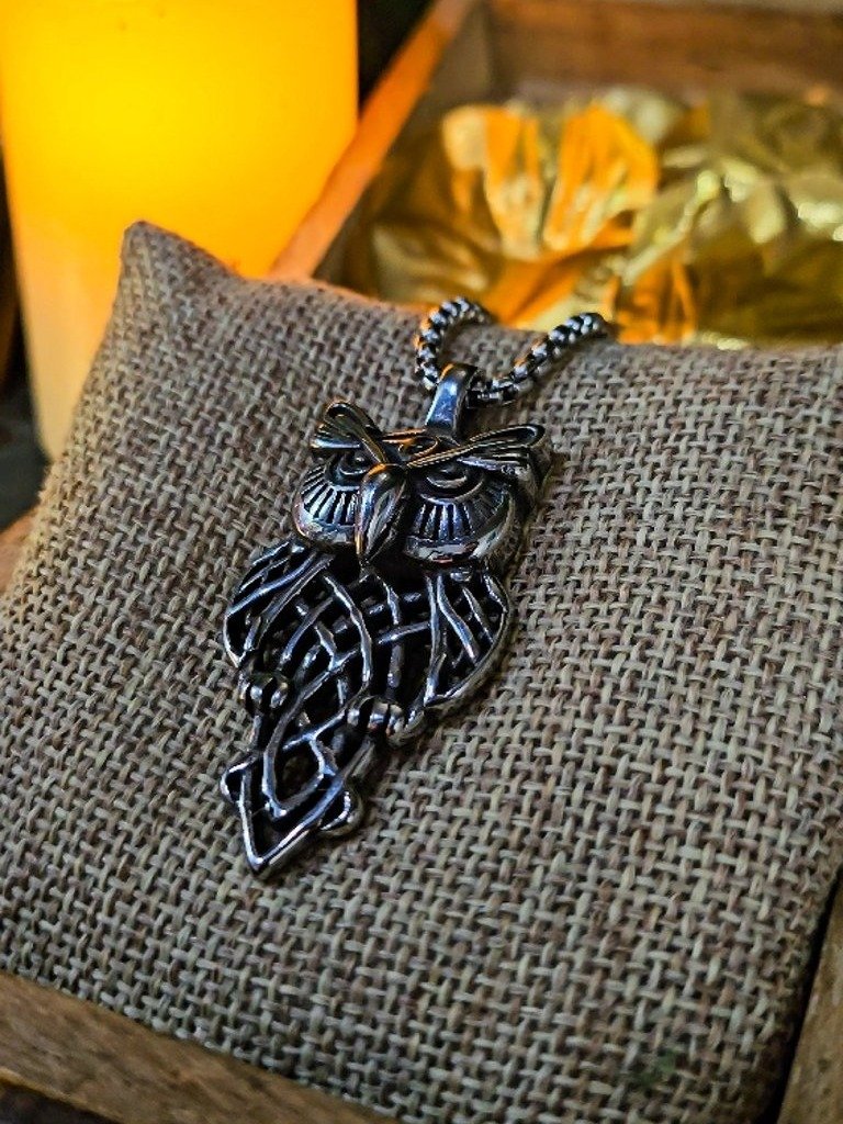 The Armored Kingdom Owl of the Realm Necklace product image (2)