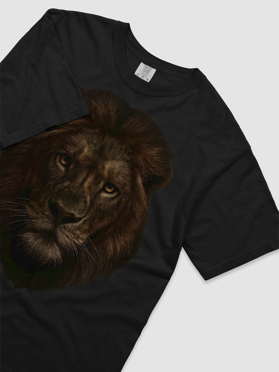 Majestic Mane Lion Graphic Tee product image (3)