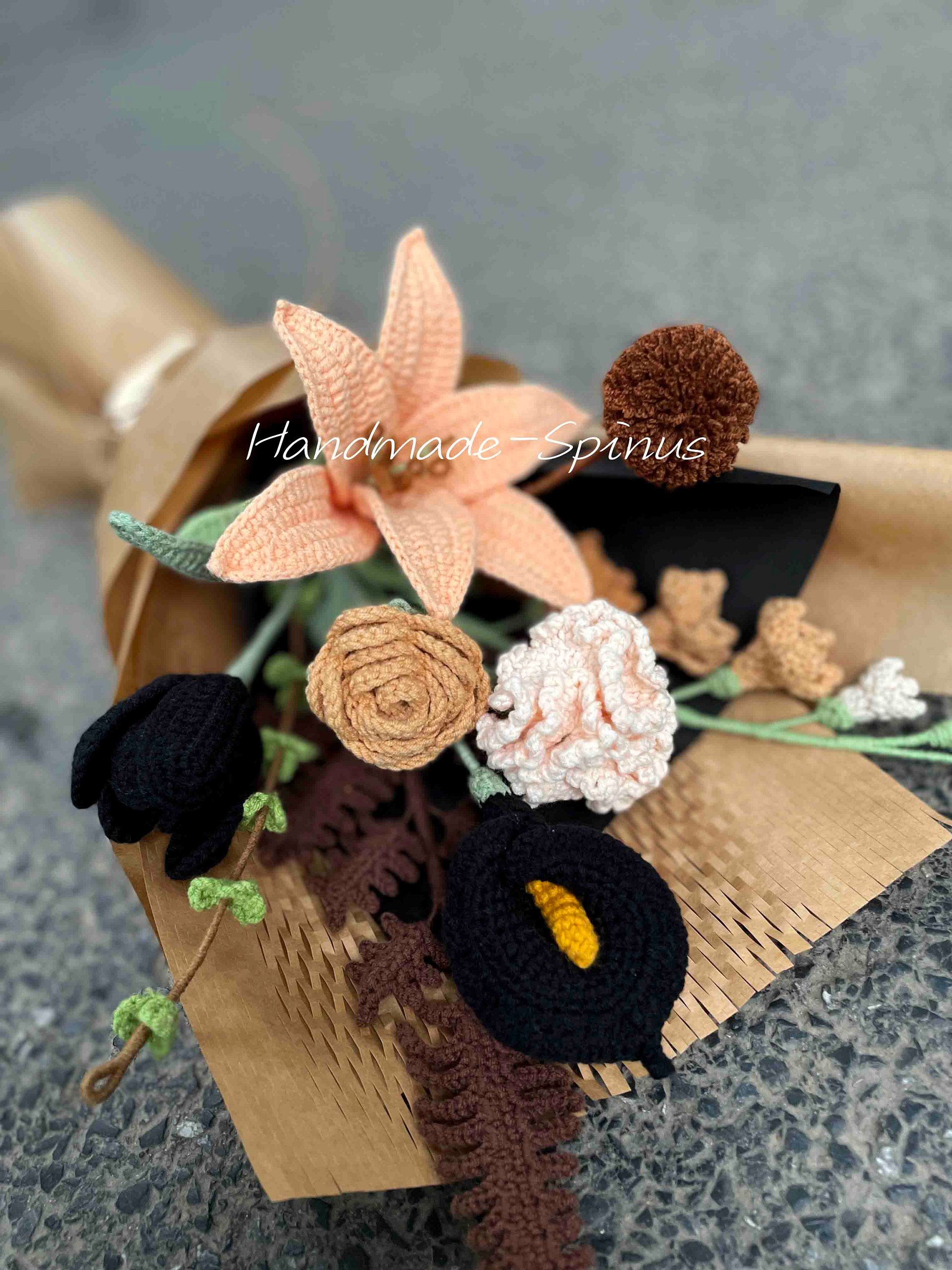Autumn Leaves Kiss Crochet Knit Bouquet product image (5)