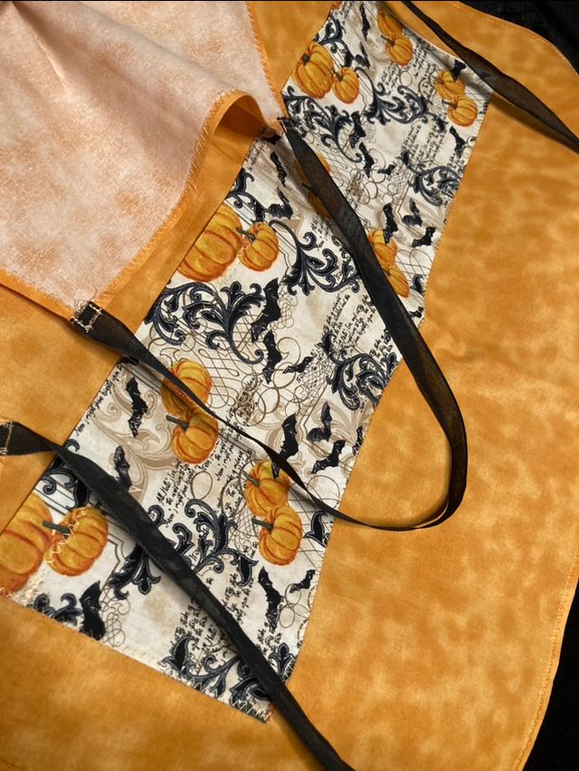 Ghost Serving Board and Apron Set product image (7)