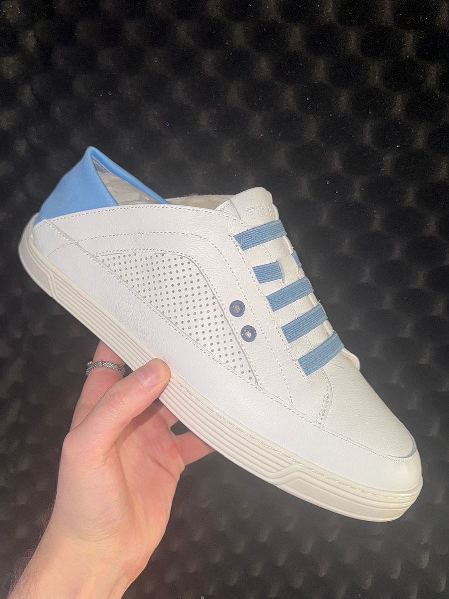 WHITE N BLUE SLIPS (MENS 11) product image (1)