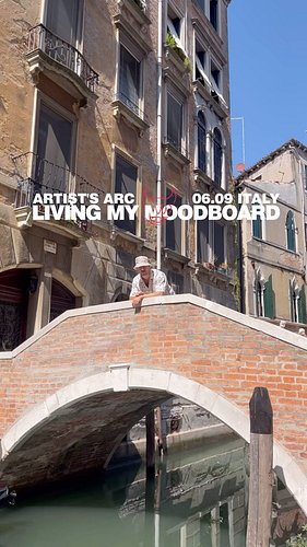 How do you travel and sketch? 
What is your inspiration? Do you like drawing scenes of people, nature or architecture? 👀
#tra...