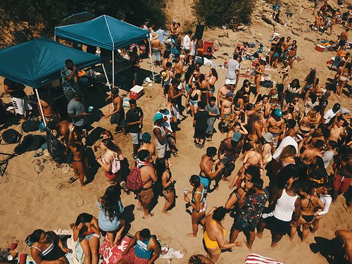 4th of July is all the way up!! RSVP for location in bio! 🔌