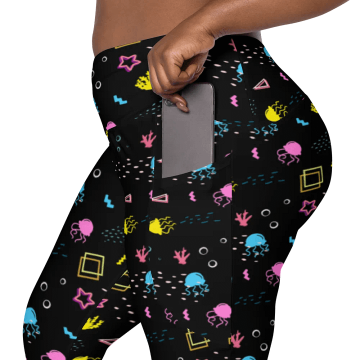 Shifty Seas dark pattern pocket leggings product image (2)