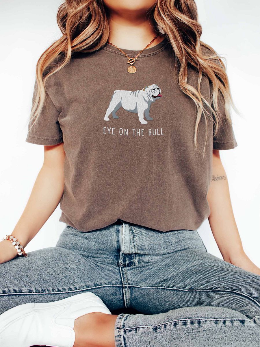 Eye on the Bull T-Shirt(Embroidered) of an English Bulldog(White) product image (2)