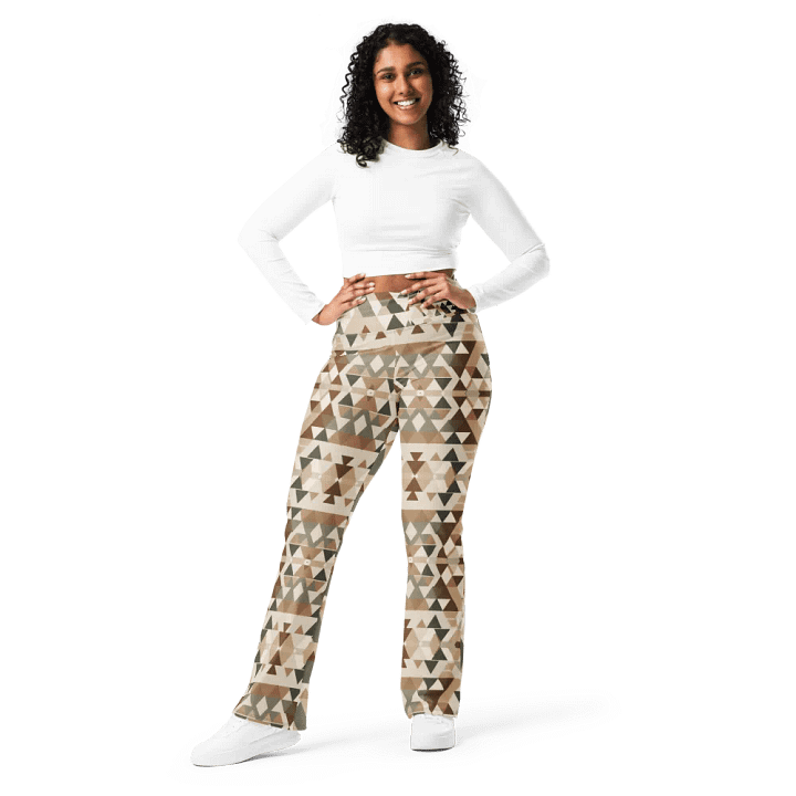 Symmetric Serenity Flare Leggings product image (2)