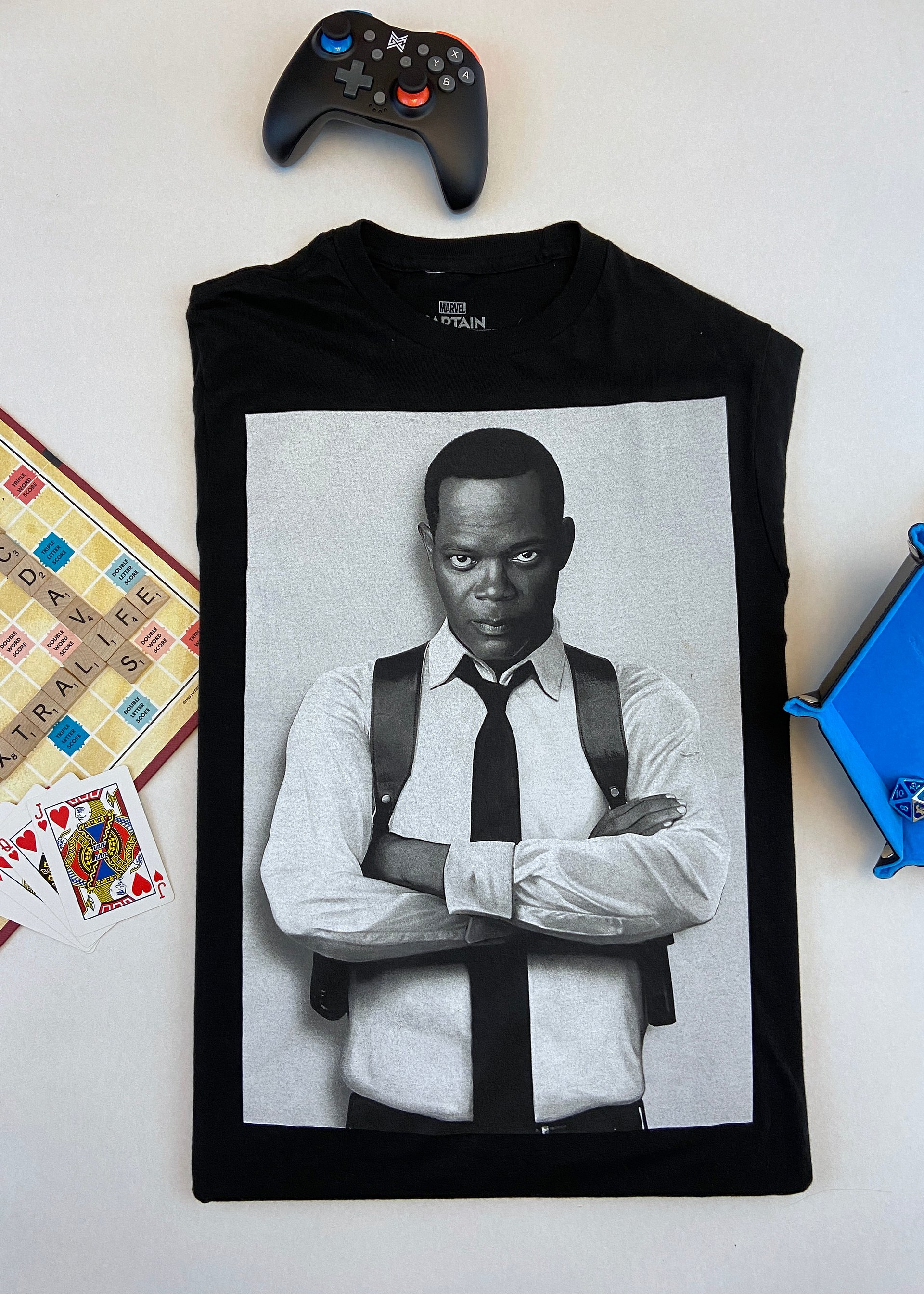 Captain Marvel Nick Fury Studio Photo Tee Shirt Size Mens SMALL product image (1)