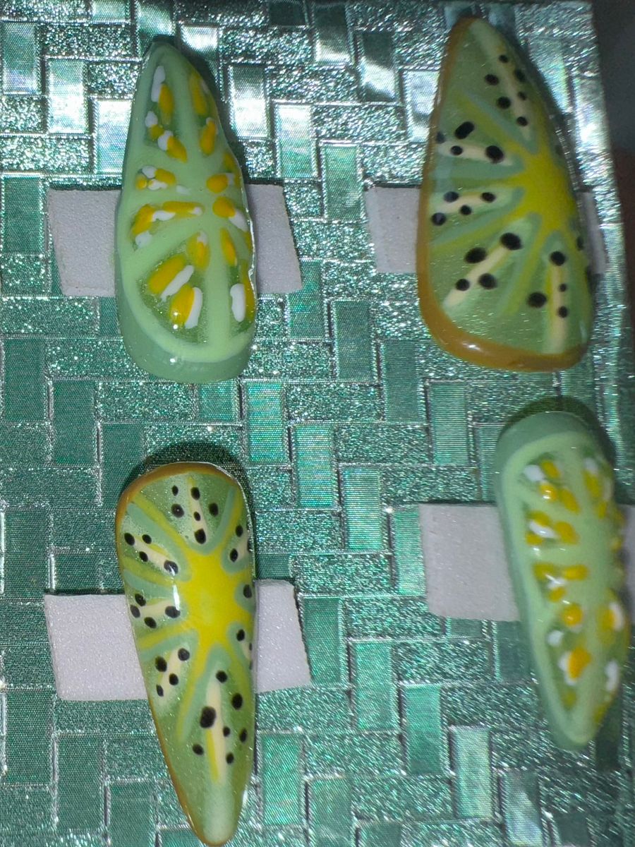 Kiwi Lime Press Ons product image (4)