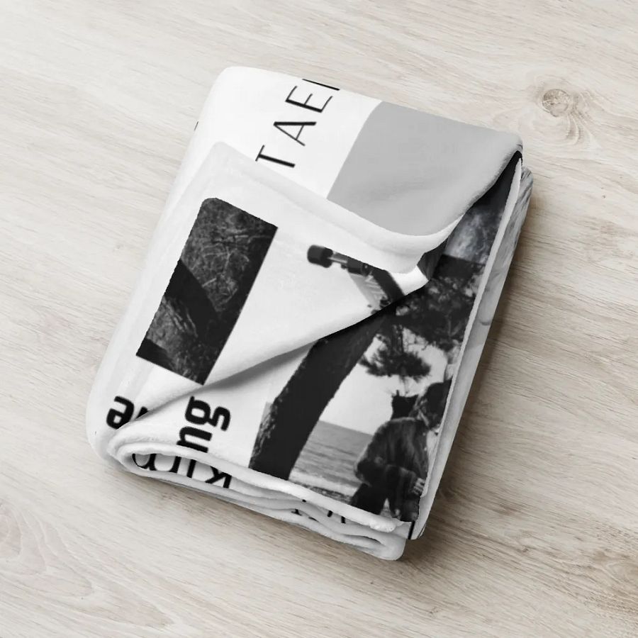 Kim Taehyung Throw Blanket product image (6)