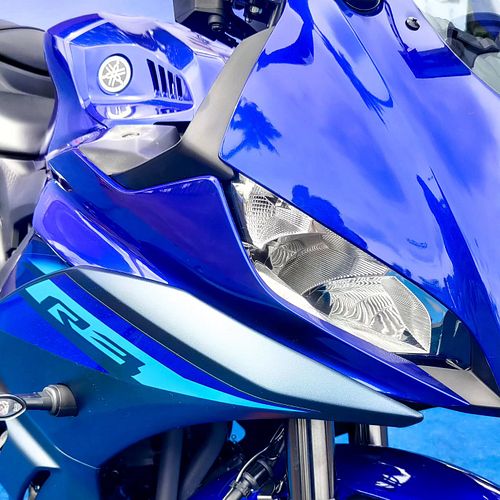 The cute eyes that i am in love 
.
#yamahar3 #yzfr3 #revsyourheart #twincylinder #r03 #sportstourer #sportsmotorcycle #rserie...