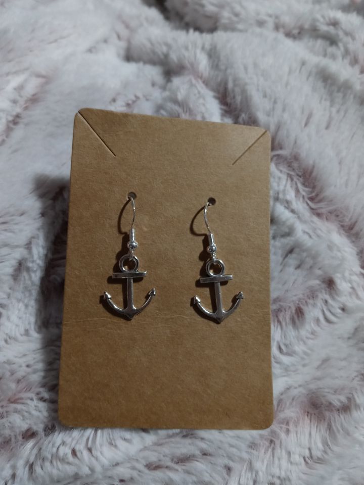 Boss momma anchor earrings product image (1)