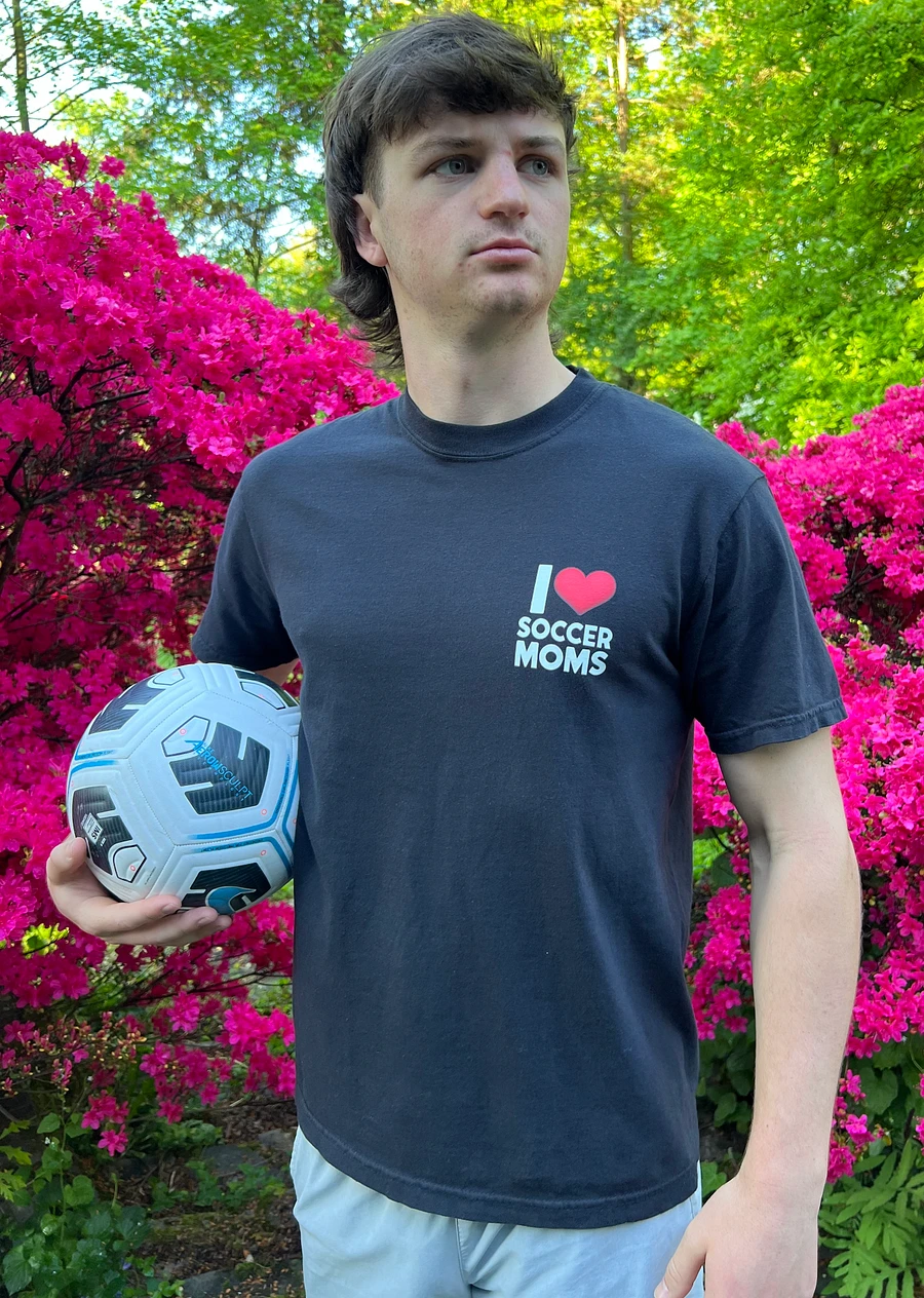 I ❤️ Soccer Moms Tee product image (3)