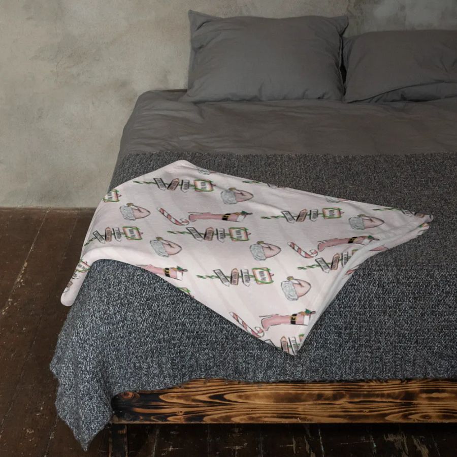Pink Christmas Blanket product image (11)