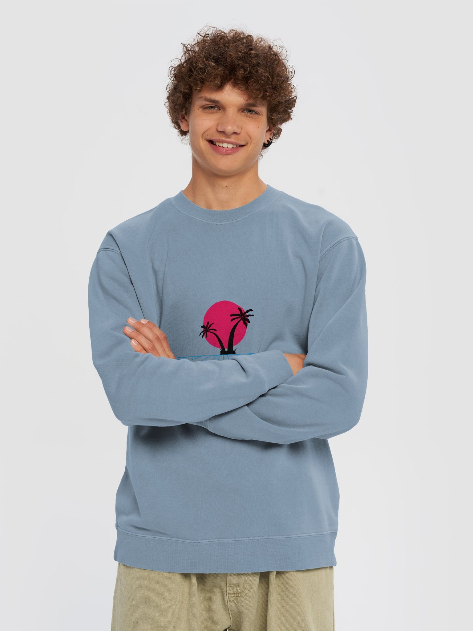 Vaporwave Sunset Silhouette Sweatshirt product image (3)