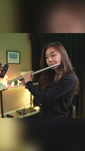 That time I improvised over lo-fi beats on Twitch 🎶

#flutist #musician #singersongwriter #twitch #twitchmusic #improv #livem...