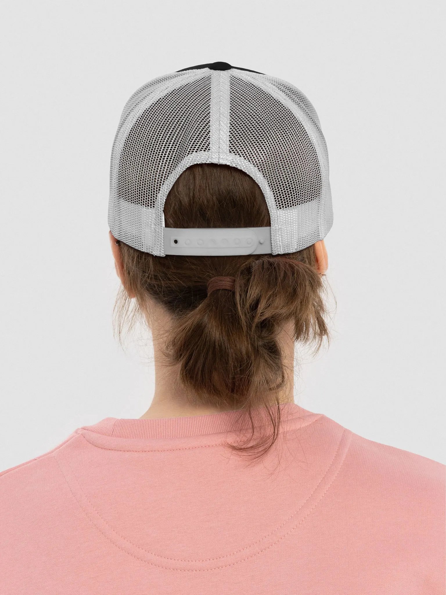 A DESEIPEL PRESENTATION TRUCKER HAT product image (4)