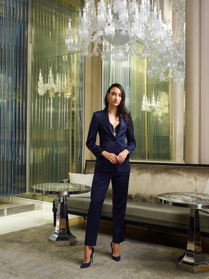WOMEN'S NAVY SINGLE BREASTED SILK WOOL SUIT product image (1)