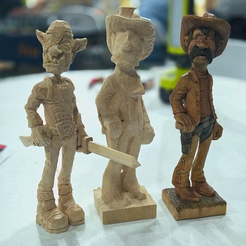 Turned a @stegallcarvings Cowboy into an Orc with a Bastard sword and a Gnarly dagger today!! #toomuchfun 

Middle is the rou...