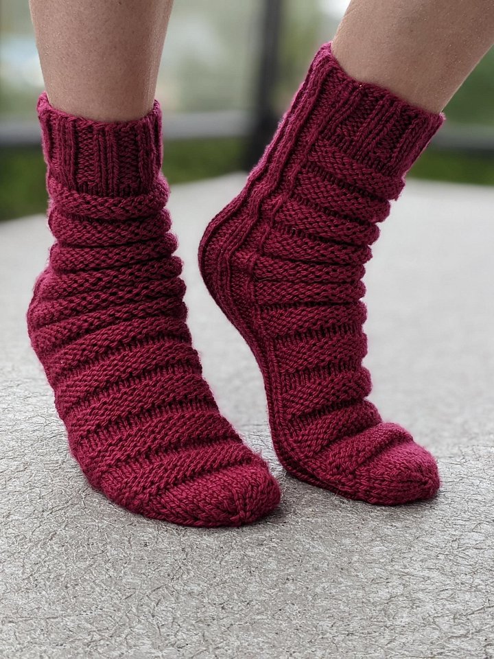 Knit Caterpillar No-Heel Socks Pattern product image (2)