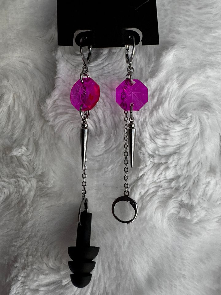 Pink Spike Bass Busterz earplug earrings product image (1)