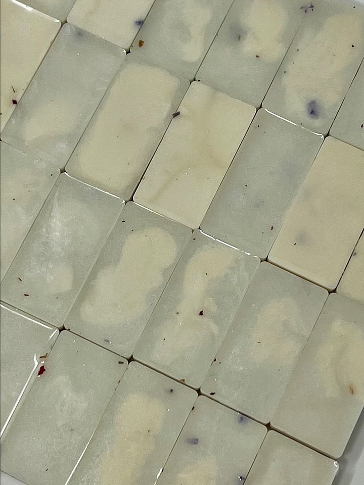 Floral Confetti Resin Domino Set (White) product image (2)