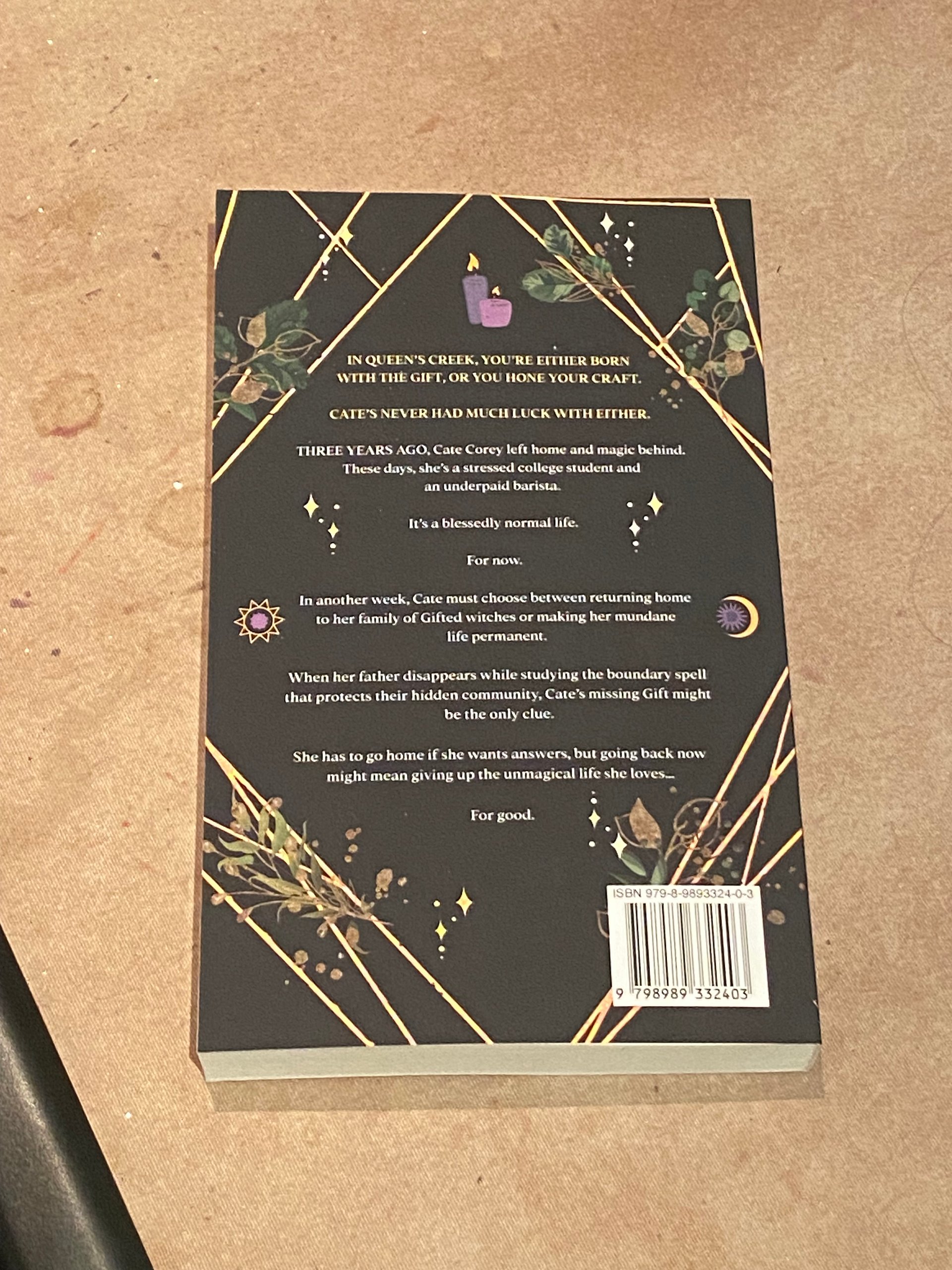 Unmagical: a witchy mystery (signed) product image (4)