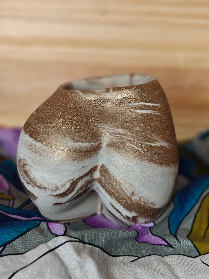 Thick Girl Flower Pot Vase product image (2)