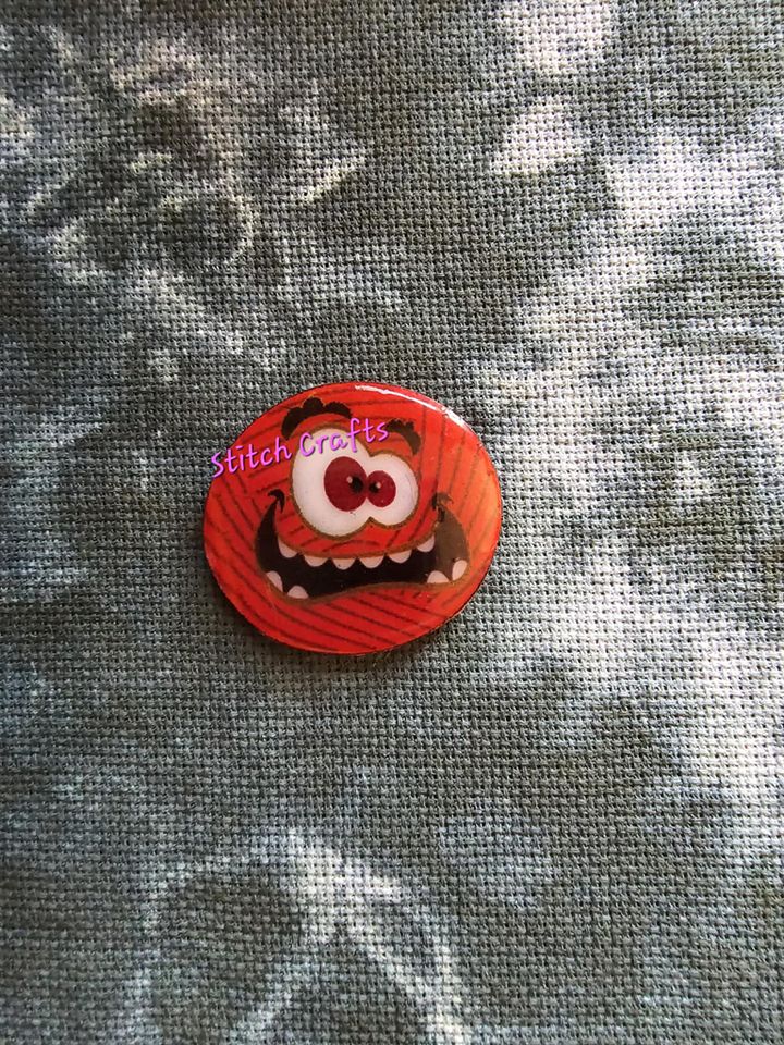 Red Yarn Ball Minder product image (1)