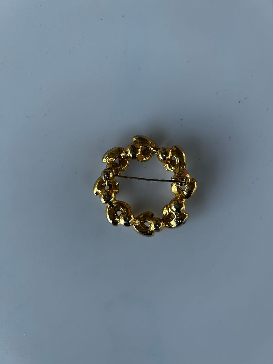 Vintage Gold Tone Open Circle Colorful Rhinestones Faux Pearls Brooch product image (4)