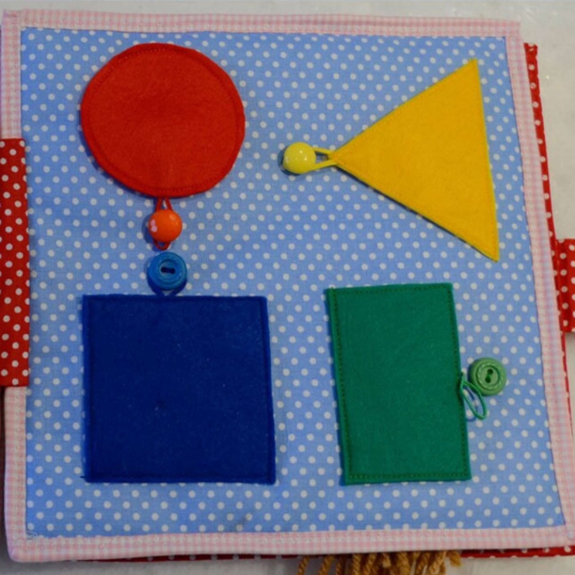 Personalized Montessori quiet felt book for toddlers product image (4)