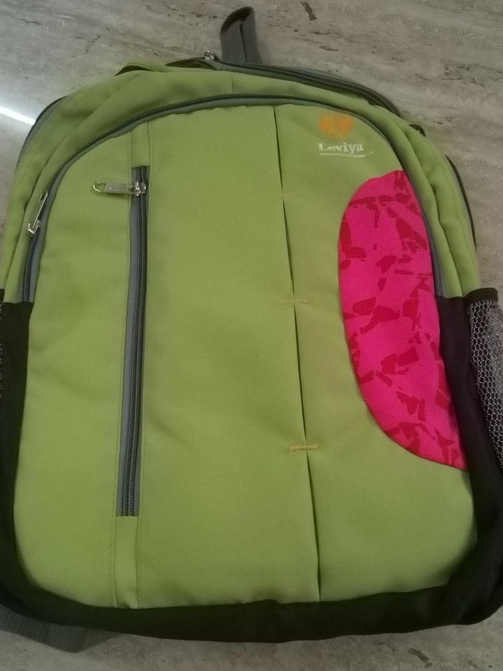 school bag product image (1)