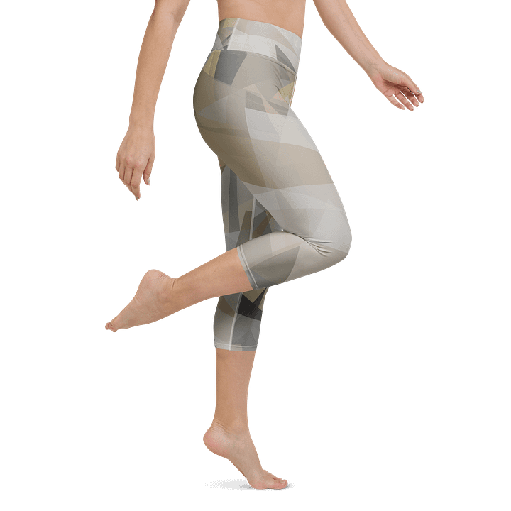 Geometric Fusion All-Over Yoga Capri Leggings product image (1)