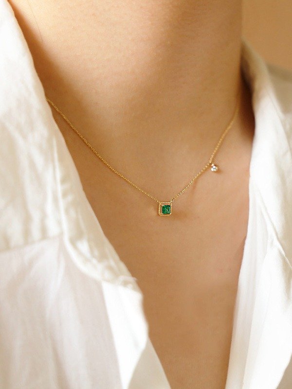 Vintage Green Square Pendant Necklace | 18k Gold Plated product image (2)