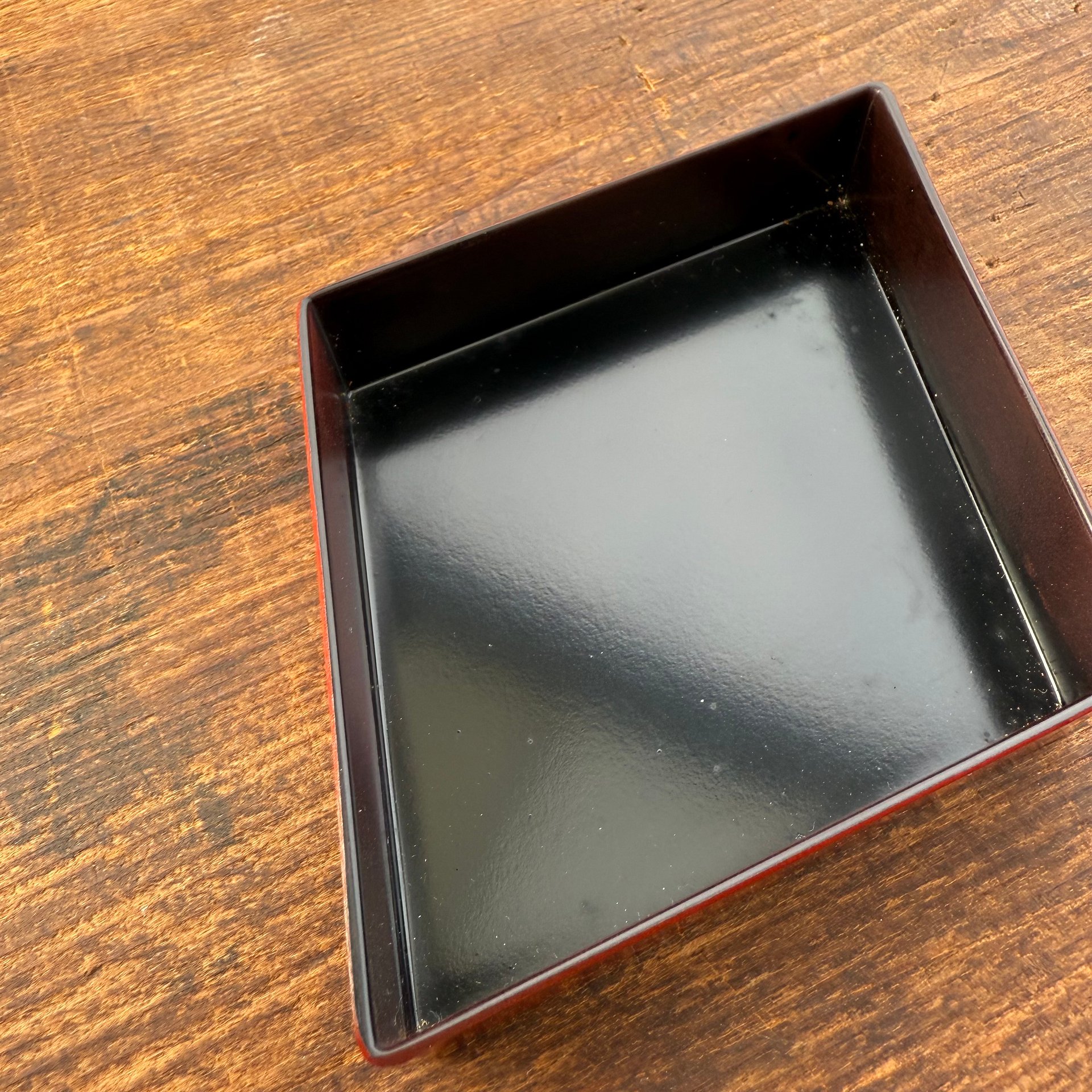 🎎 Lacquered Japanese Box with Dancing Child Motif – Late Showa Era or Newer – Japan Antique Roadshow product image (6)