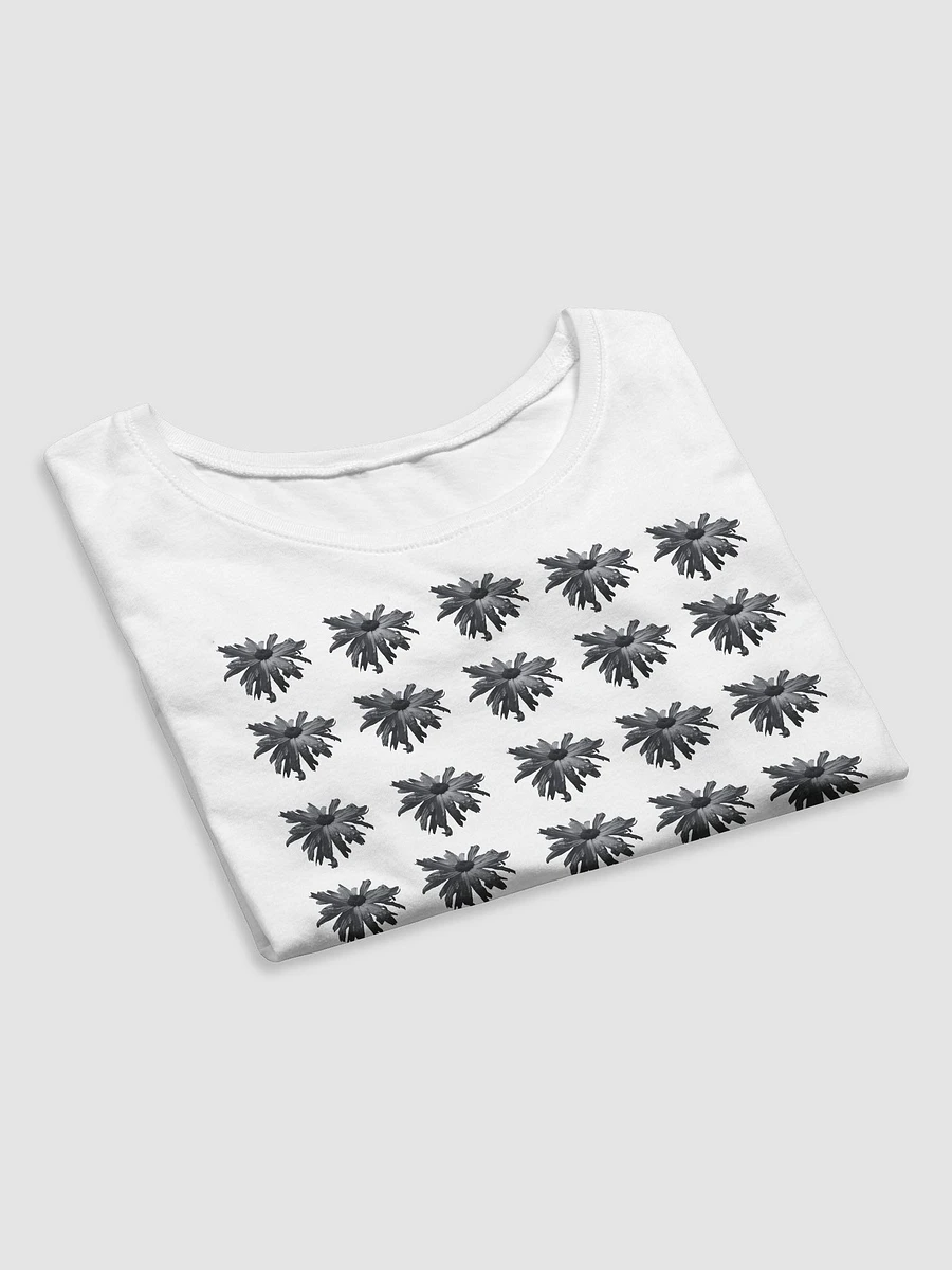 Monochrome Repeating Daisy Flower Women's Cropped T Shirt product image (8)