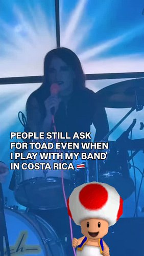 Toad comes with me no matter where we play🤣🍄
💿 ARES by @fractalsunband 

#toad #metal #metalband #femalemetalsinger #costaric...