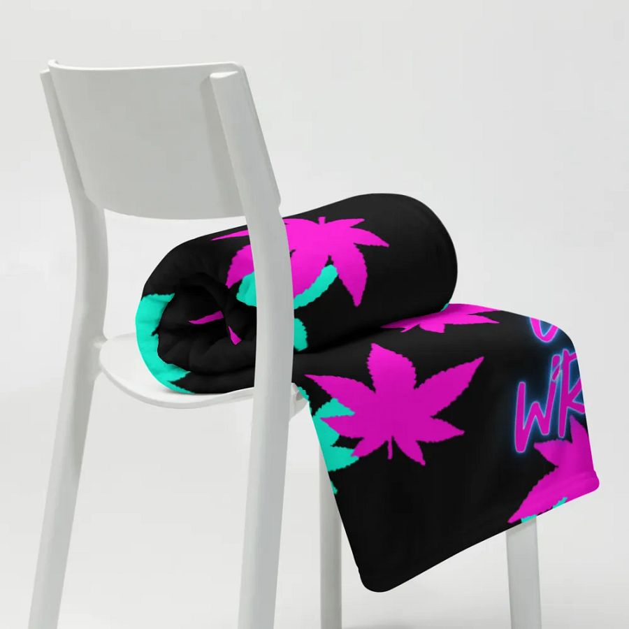 Blanket Neon Leaf product image (8)