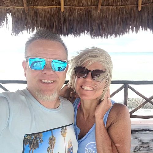 What a great 20th Anniversary we had last week! 
#lifepartner #20thanniversary #playadelcarmen #thefives #chichenitza #cancun...
