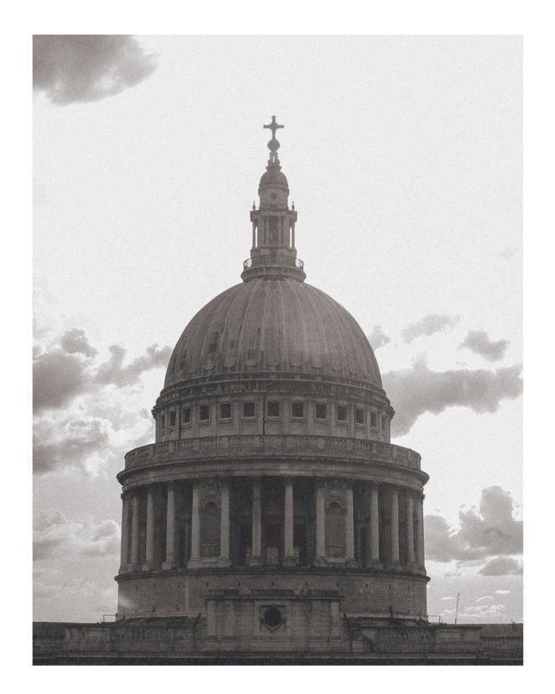 St. Paul's Dome - Black & White / Digital product image (1)