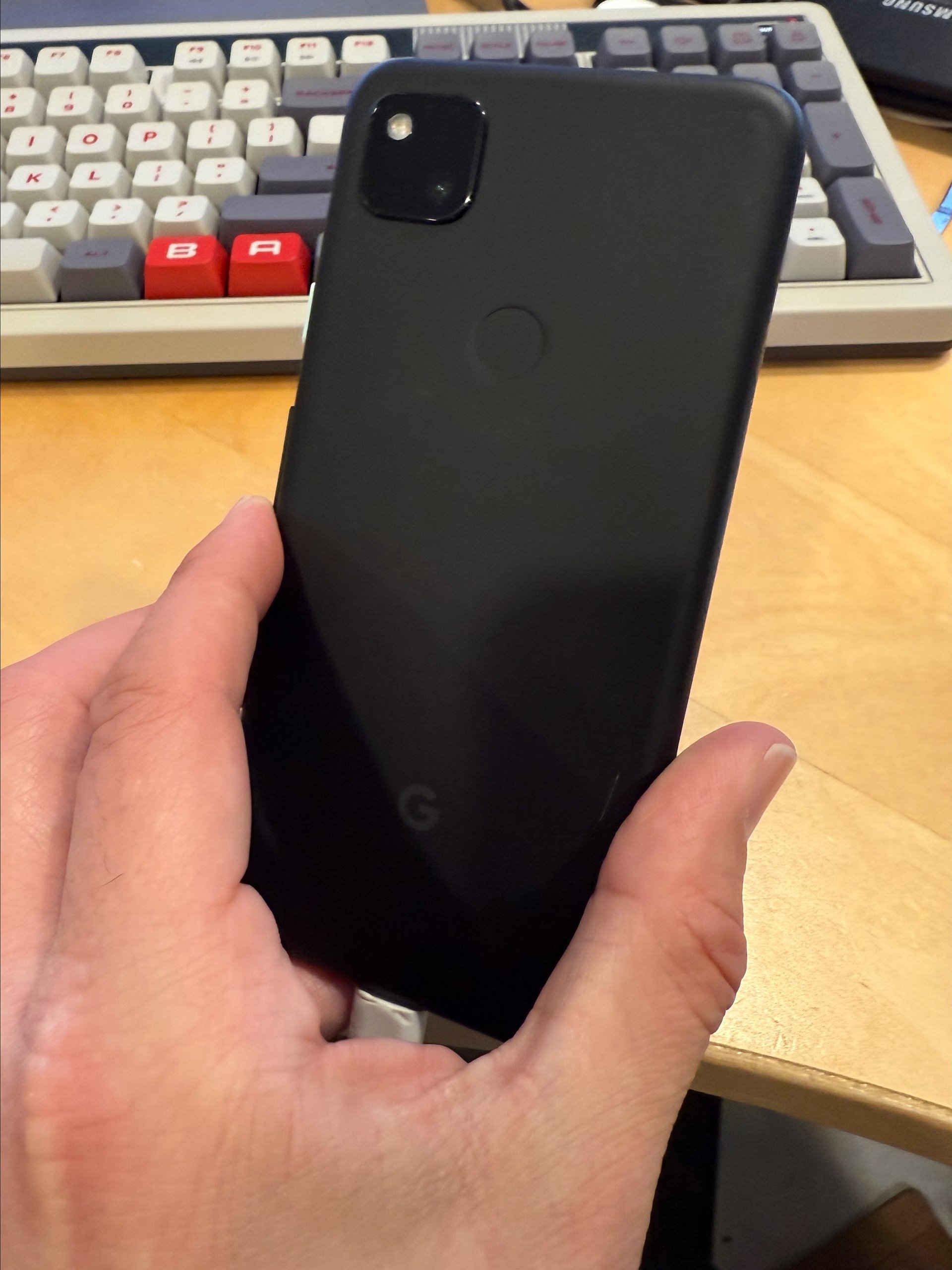 Google Pixel 4a Smartphone product image (2)