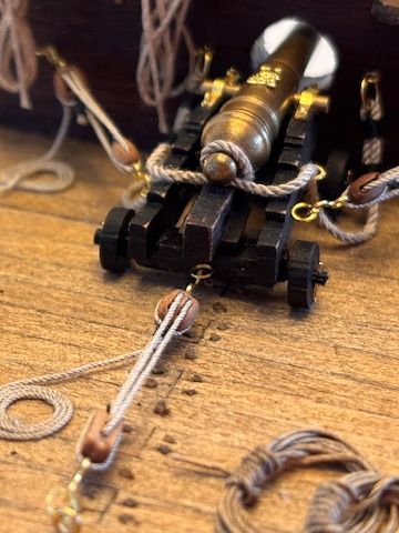 Wooden Diorama: Cannon Aboard a Historic Ship - black ship version product image (3)
