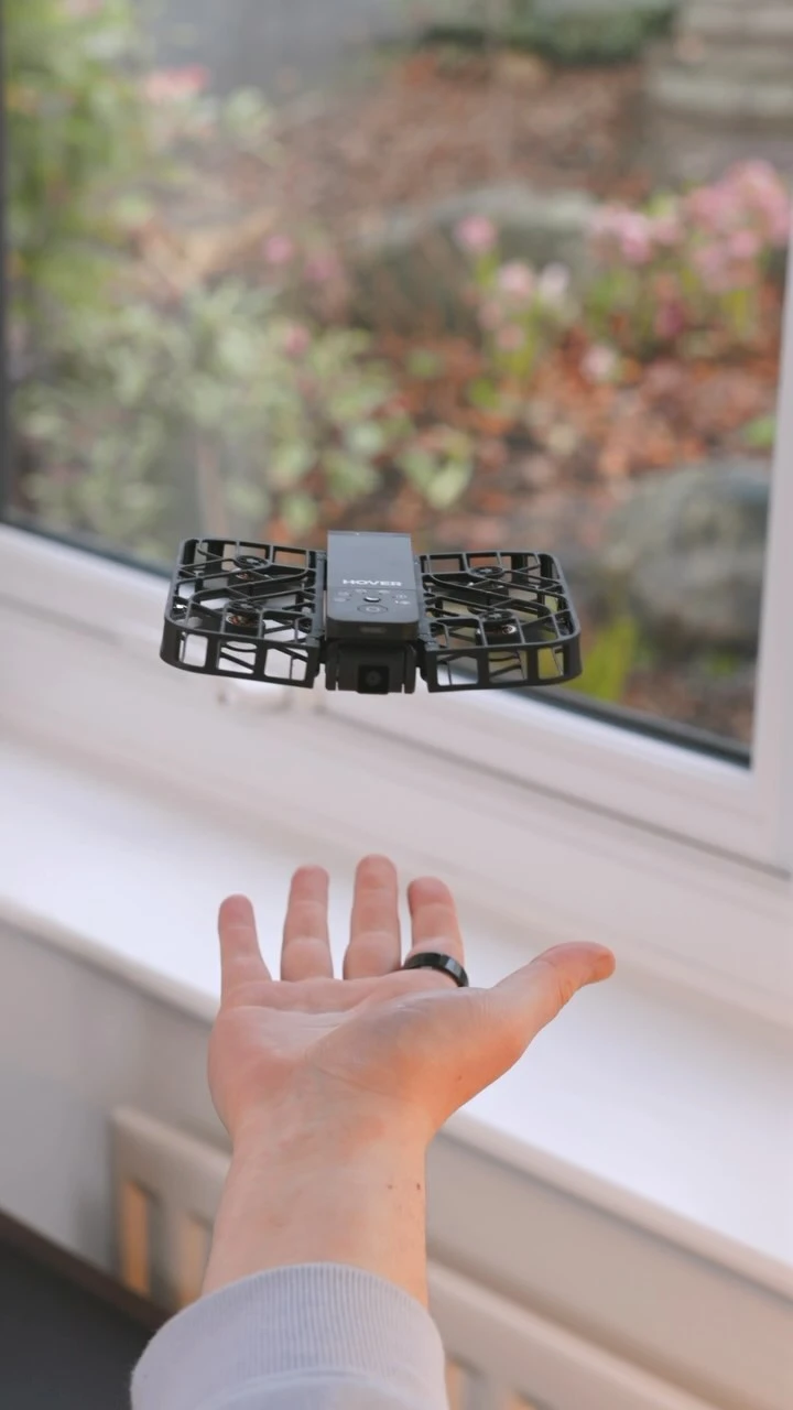 This is a super compact drone for capturing the moments without the need for a controller - HoverAir X1 🚁

#hoverair #hoverai...