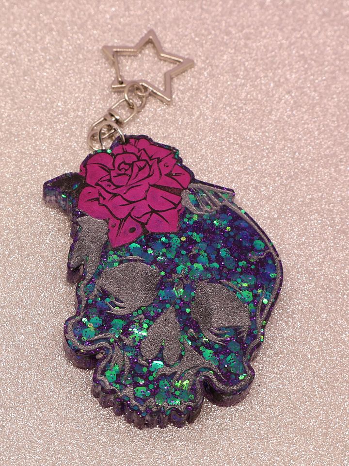 Skull and Rose Keychain product image (1)
