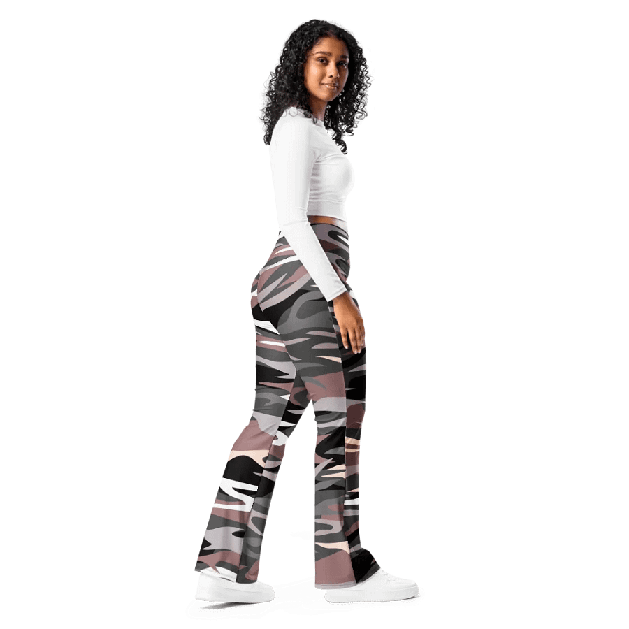 Camouflage Chic Flare Leggings product image (7)